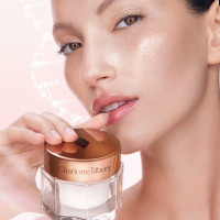 CHARLOTTE'S MAGIC CREAM