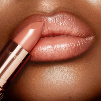 THE BELLA SOFIA LUSCIOUS LIP SLICK
